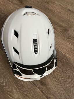 Lyžařská helma Uvex s brýlemi - 3