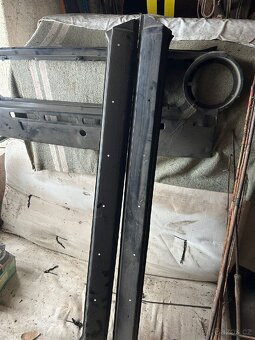 LADA 1300 ŽIGULI  přední maska a prahy - 3
