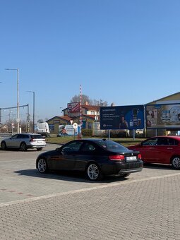 BMW E92 330i xDrive manuál - 3