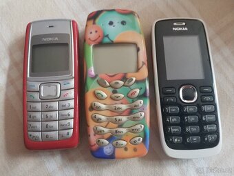 Mobilní tlačítkové telefony Nokia A - 3