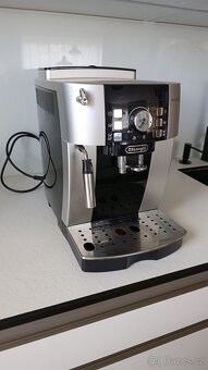 DeLonghi Magnifica S - 3