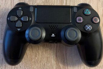 PlayStation 4 Pro 1TB CUH-7116B - 3
