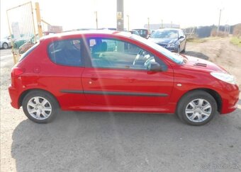 Peugeot 206 1,1 i 44 kW PLUS Serviska benzín - 3