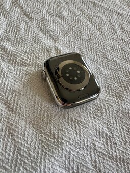 Apple Watch Series 8 - 3