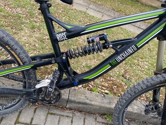 Downhill kolo THE UNCHAINED ROSE - 3