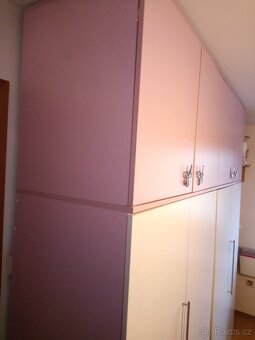 Stůl+skříň - 3