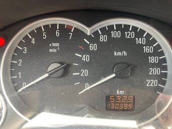 Prodame Opel Corsa 1.0 - 3