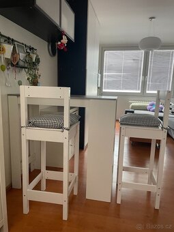 BAROVÝ STŮL/ PULT + 2 BAROVÉ ŽIDLE - KOMPLET - 3