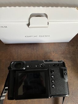 Fujifilm GFX50r + krabice - 3