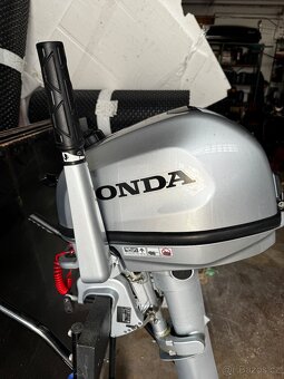 Prodám lodni motor Honda BF6 LHU - 3