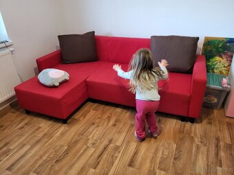 Ikea rozkládací rohová pohovka v červené barvě - 3