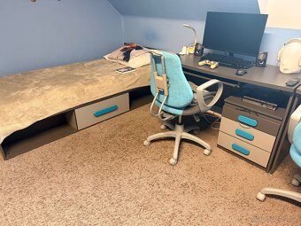 Dětský pokoj, postele, skříně, psací stoly, židle, tv - 3