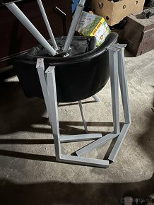 Skleněný Stůl - 3