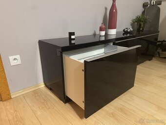 Prodám skříňku pod TV - 3