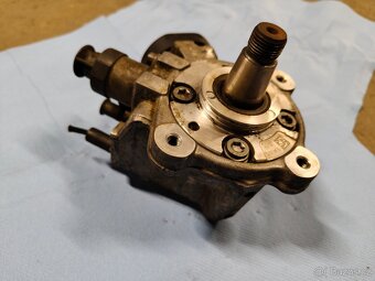 Vstřikovací čerpadlo BOSCH - 03L130755J - 3