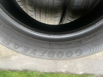 Pneu z nového auta 215/55 r17 - 3