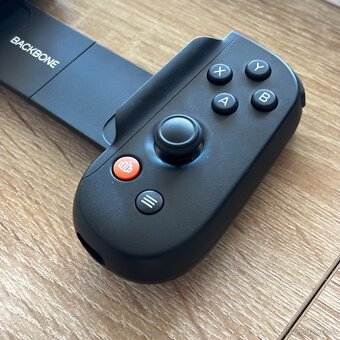 Gamepad Backbone One USB-C (zánovní, černý) - 3