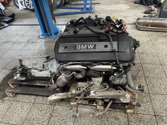 BMW E60 530i 530D 525i náhradní díly - 3