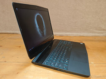 Herní dělo DELL Alienware m15 i7, RAM 32GB, SSD 1TB, záruka - 3