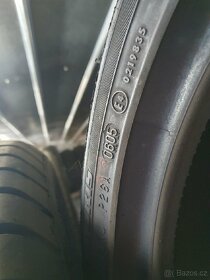 215/40R17 - 3