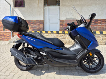 Prodám Honda Forza 125 , r. v. 2023, ABS, TC, ČR, v záruce - 3