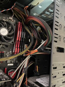Stolní počítač MSI - 3