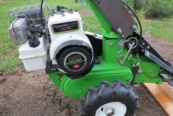 Lištová sekačka VIKING s motorem Kawasaki FA 210 - 3
