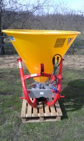 Rozmetadlo plastové Abra 500 litrů - 3