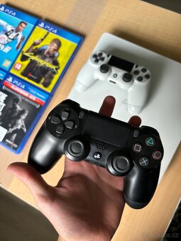 Playstation 4 Slim Bílá, Dva ovladače - 3