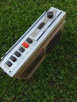 Staré radio Triumph - 3