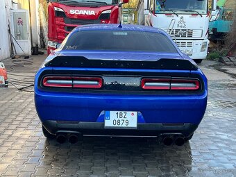 Dodge Challenger 5,7 hemi - 3