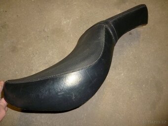 Suzuki LS 650 Savage. Sedadlo. rok 2000 - 3