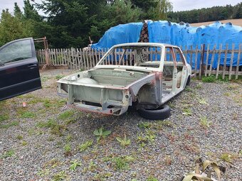 Škoda 120 kastle - 3