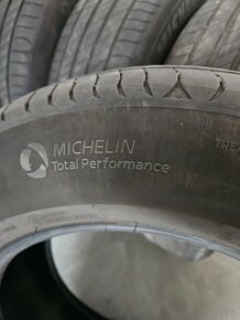 Letní pneu zn. Michelin Primacy 4, rozměr 215x65x17 103v, hl - 3