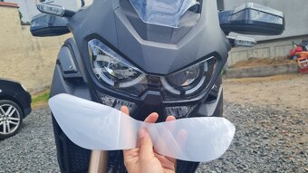 PPF fólie na přední světlo na Honda Africa twin 1100 adv. - 3