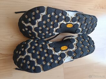 NEW BALANCE MINIMUS TRAIL 10 Black/Moonbeam - 3
