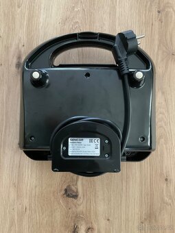 Sendvičovač Sencor SSM 4221RD - 3