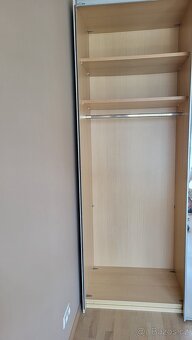 Šatní skříň, k dispozici 3 ks - 3