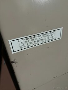 Prodám lis na desky síla 100 t Wabas hydraulic pres C 100 - 3