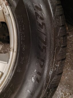 Kia Sorento 2.5 r.v 2006  nové zimní pneu - 3