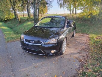 KRÁSNÝ Ford Focus cabrio // 2.0 16v // bez koroze - 3