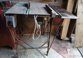 Prodám manipulační truhlářské vozíky,pilu,spodní frézku - 3