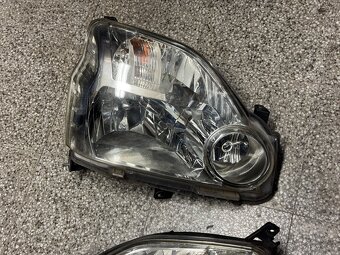 Přední světla, nárazník, blatníky Nissan X-trail T31 / díly - 3