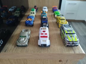 Autíčka Metal Machines+Matchbox - 3