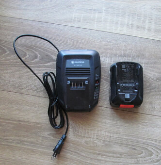 GARDENA AL 1830 CV + AKU Gardena 2,5Ah - 3