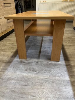 Konferenční stolek . - 3