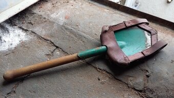 Armádní lopatka/rýč - 3