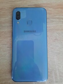 Prodám Samsung Galaxy A40 - 3