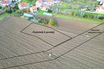 Prodej stavebního pozemku s obří zahradou 2327 m² - Sivice - 3