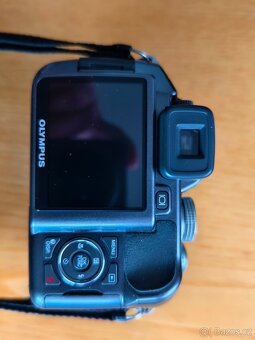 Olympus SP-550UZ - 3